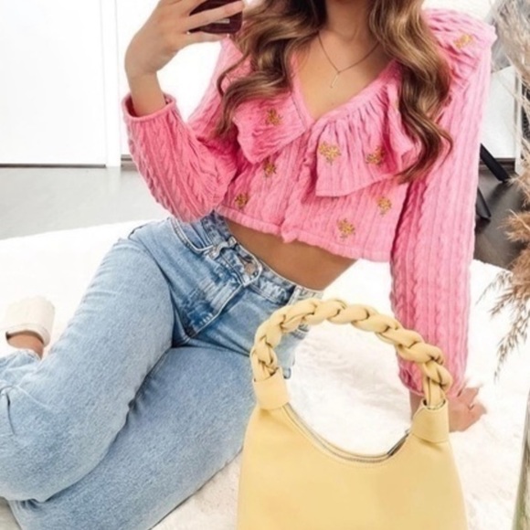 🆕ZARA BUBBLE GUM BARBIE PINK FLORAL CABLE-KNIT RUFFLED CROP CARDIGAN NWT SMALL - Picture 4 of 11